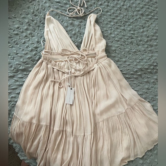 Lovely day Flowy crème stitch and feather summer dress NWT - Picture 3 of 8